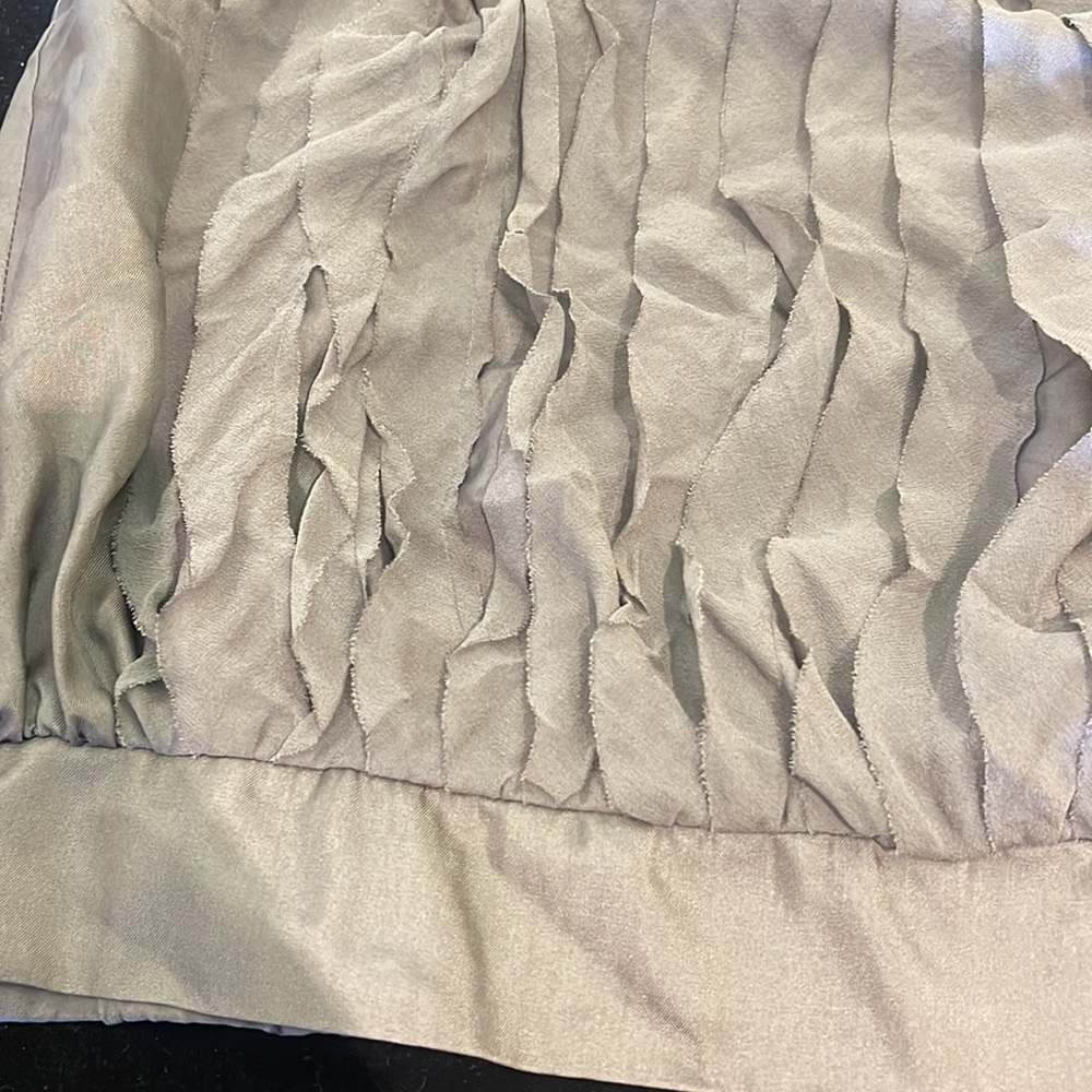 Grey In Add Minus Top - Picture 2 of 3